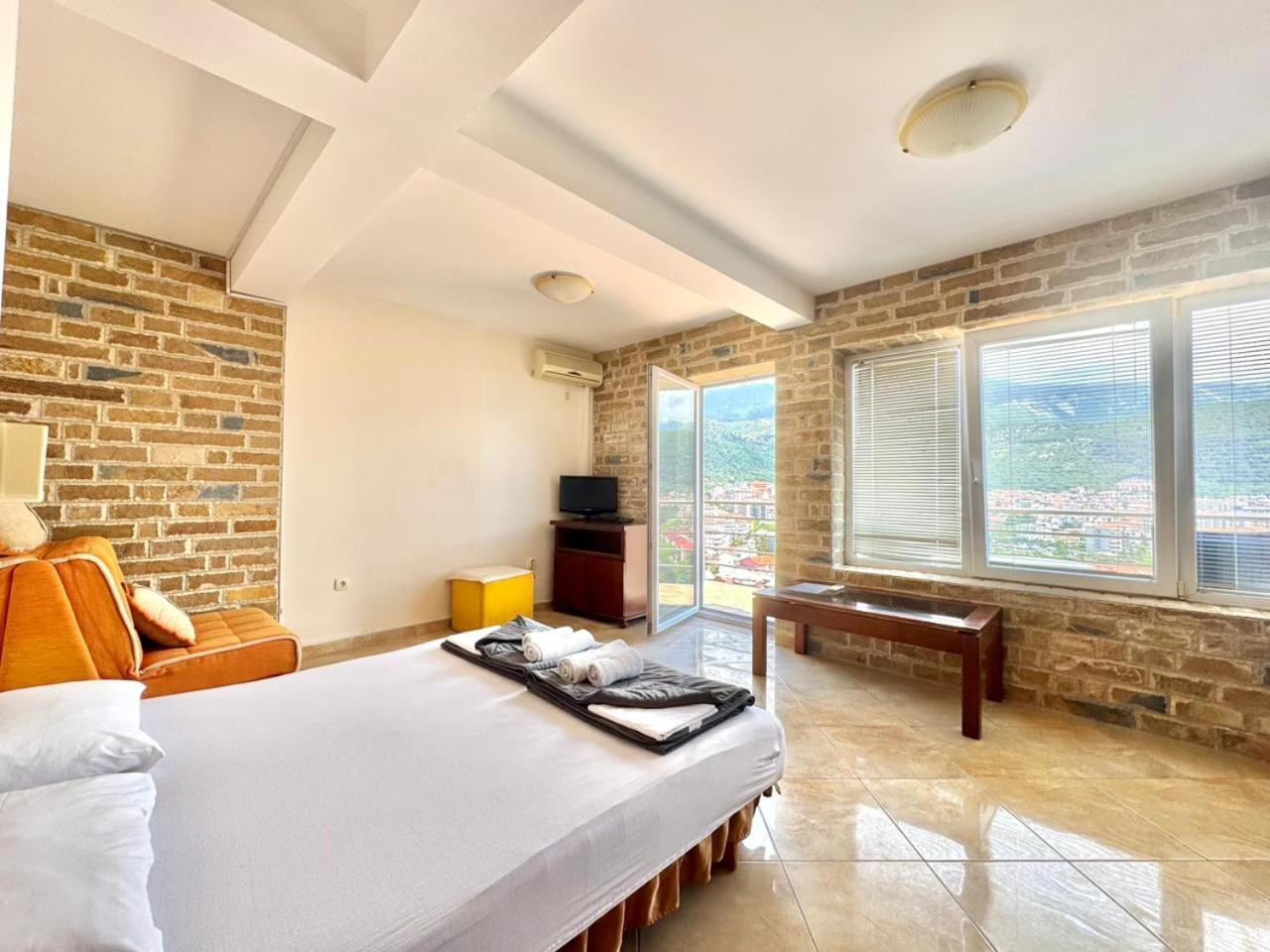 Contessa * Budva