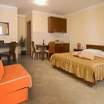 Contessa Apartments