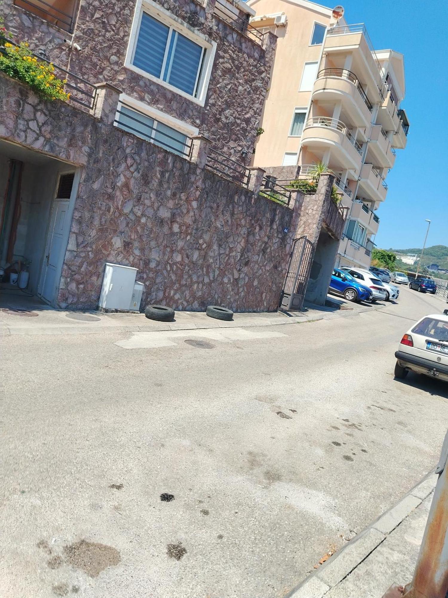 Contessa Daire Budva