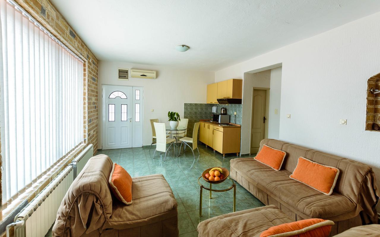 Contessa Apartment *